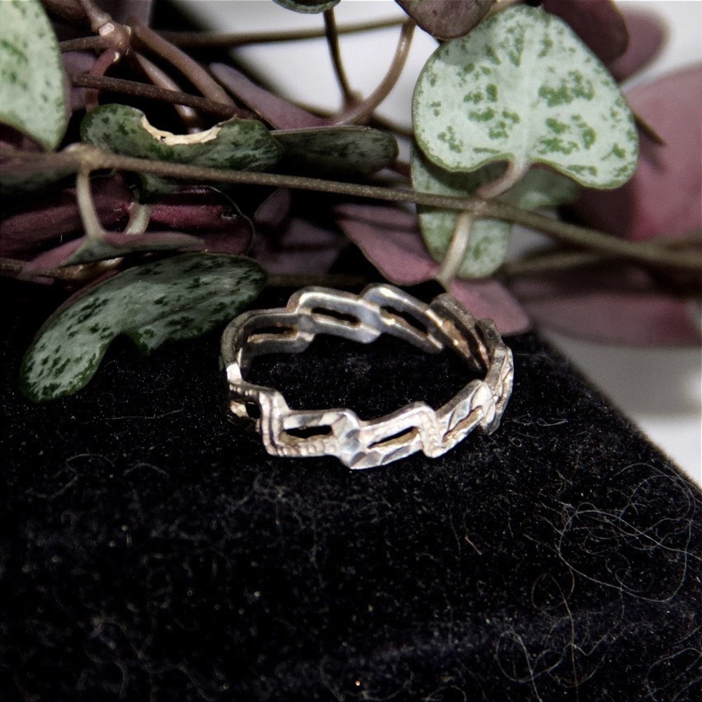 ND 925 Sterling Silver‎ Zigzag Geometric Openwork Band Ring Size 7